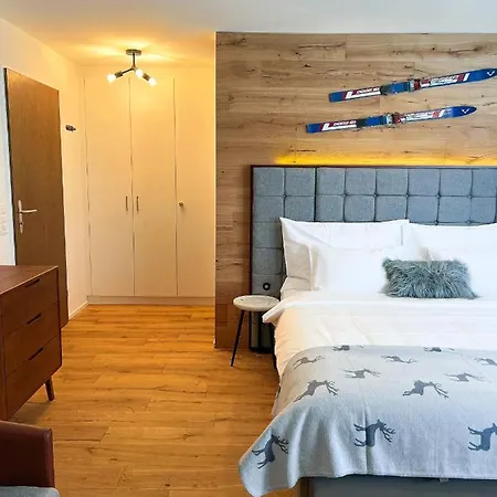 Wunderstay Alpine 401 Chic With Mountain View Apartment